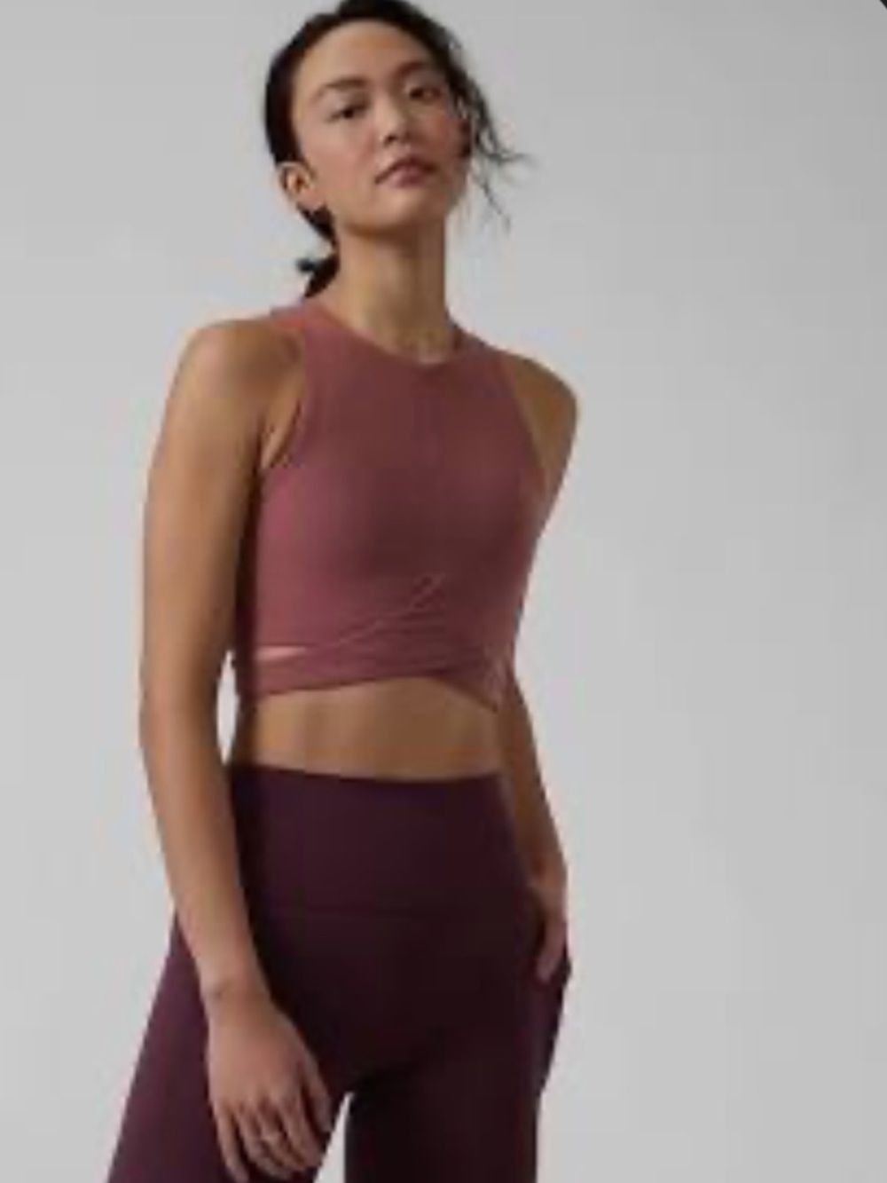 Athleta conscious cut out crop in mauve